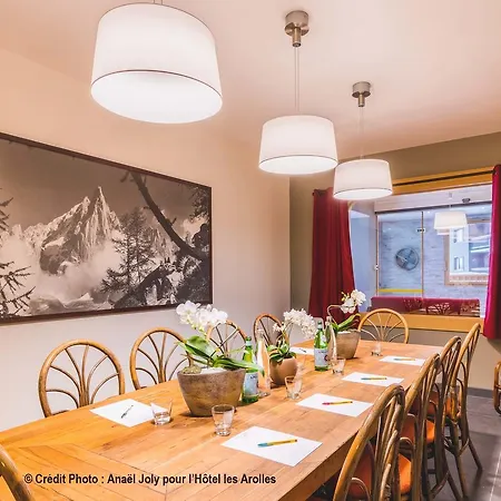 Les Arolles Hotell 3*