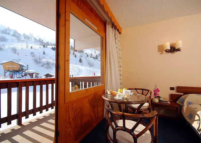 Les Arolles Hotel 3*